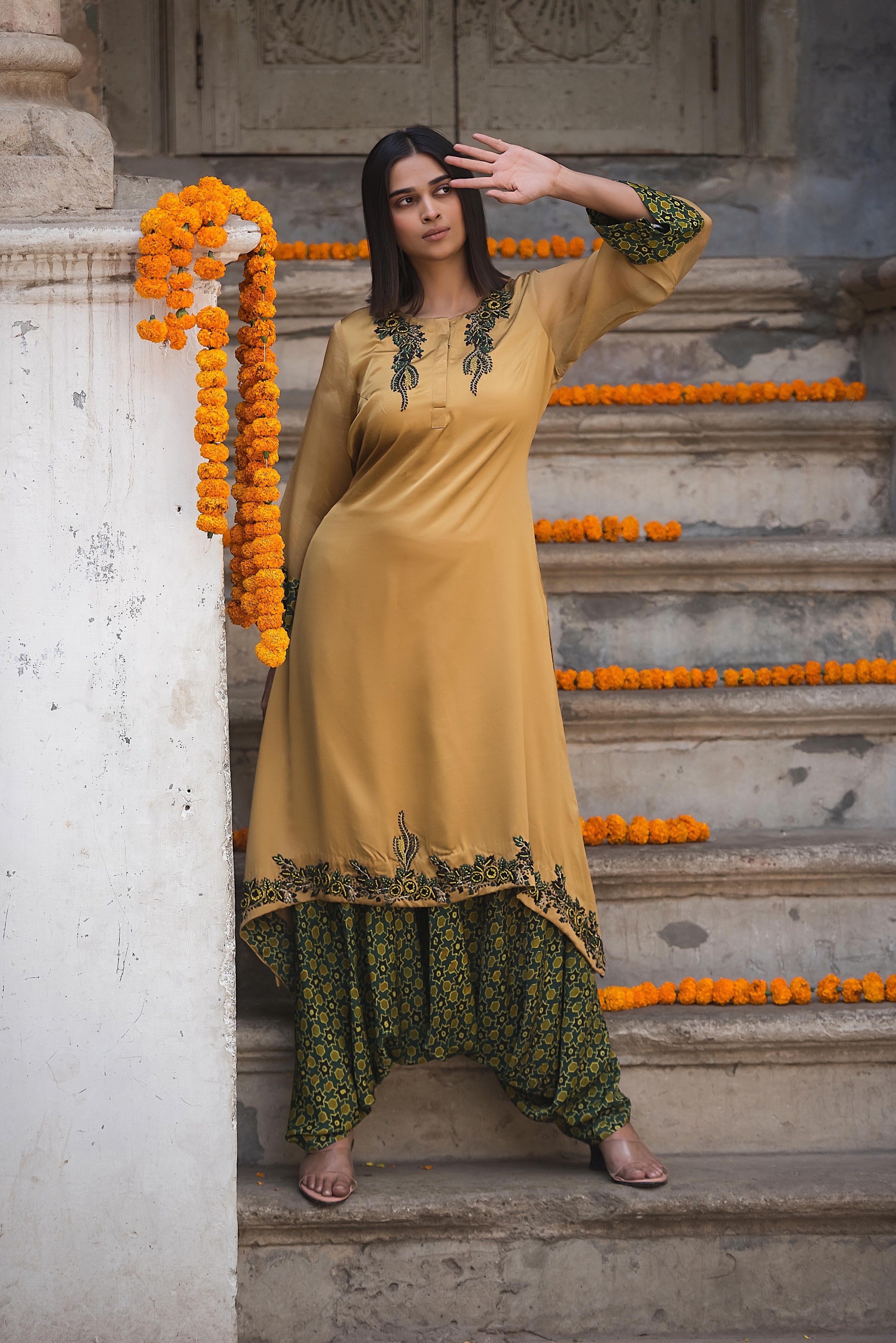 Hand embroidered Dhoti set | SP 005