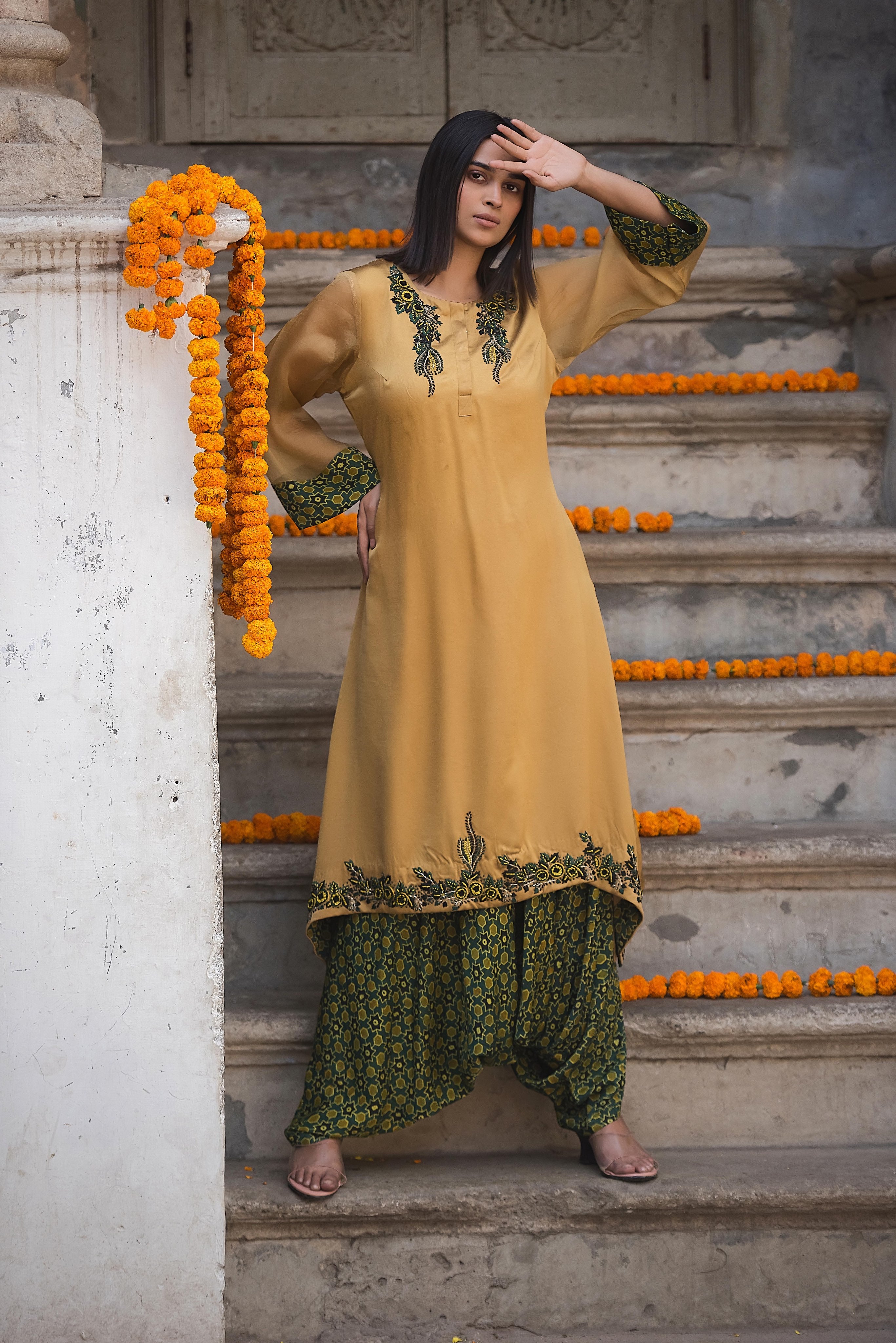 Hand embroidered Dhoti set | SP 005